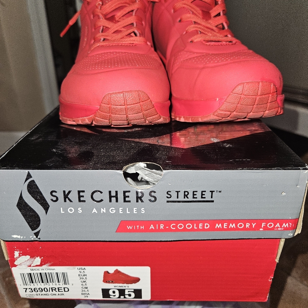 Women's Sketchers Street Los Angeles Size 9.5